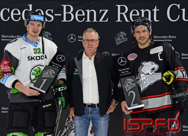 DEL_Eishockey_Nuernberg-Boleslav_Siegererhung-242