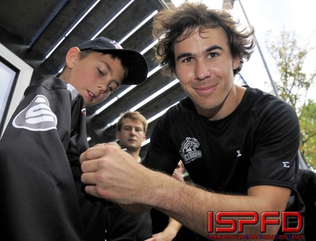 DTM-meets-Icehockey-10089-Wickens