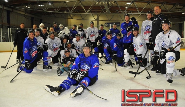 DTM-meets-Icehockey-10293-Wickens-Gruppenfoto